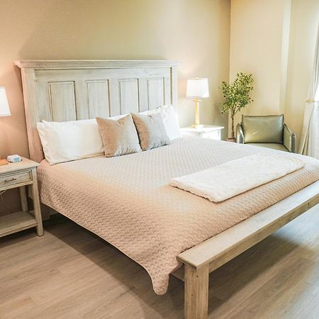 Hotel Whiskey In Паскагула Экстерьер фото