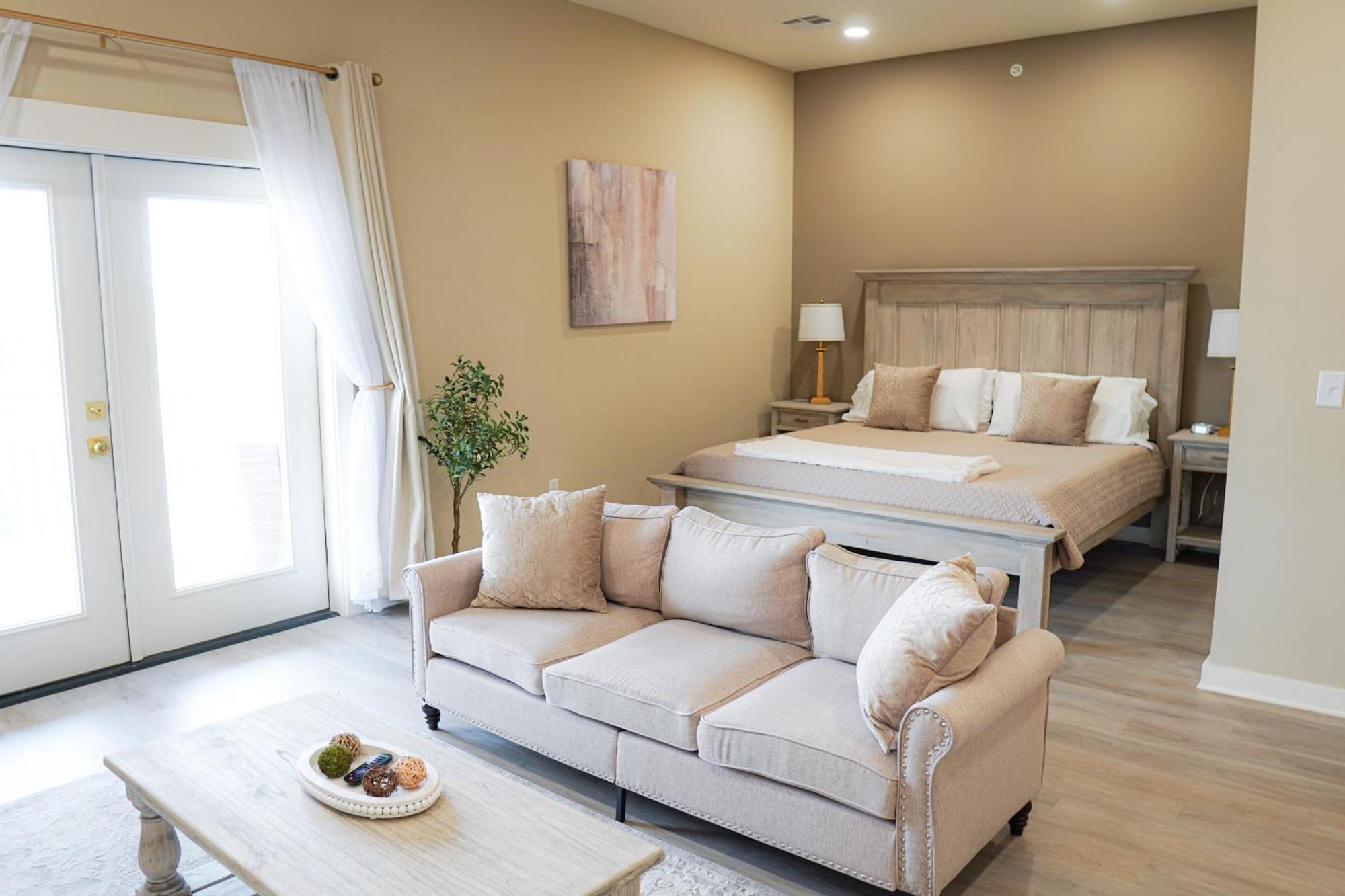 Hotel Whiskey In Паскагула Экстерьер фото