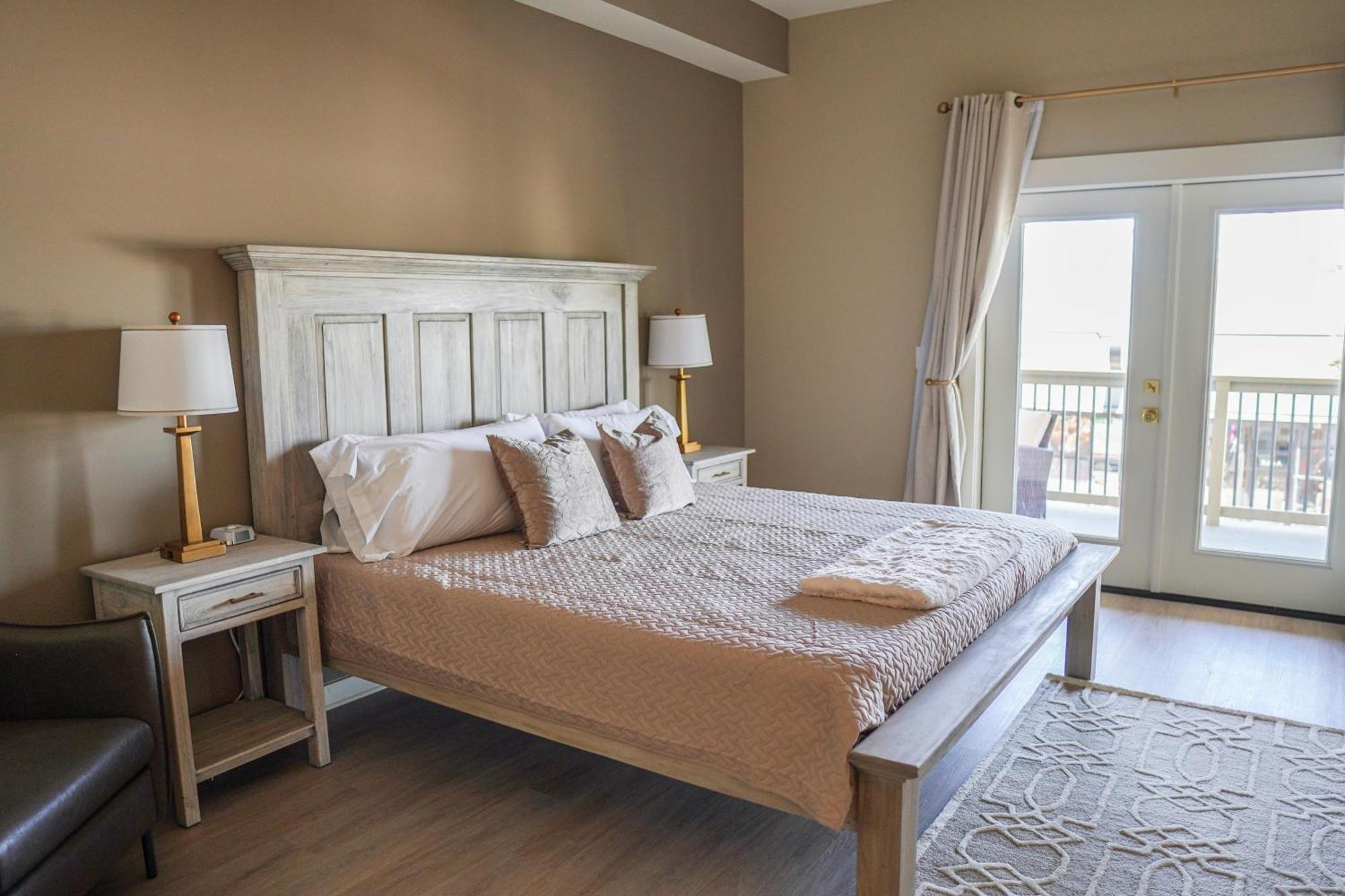 Hotel Whiskey In Паскагула Экстерьер фото