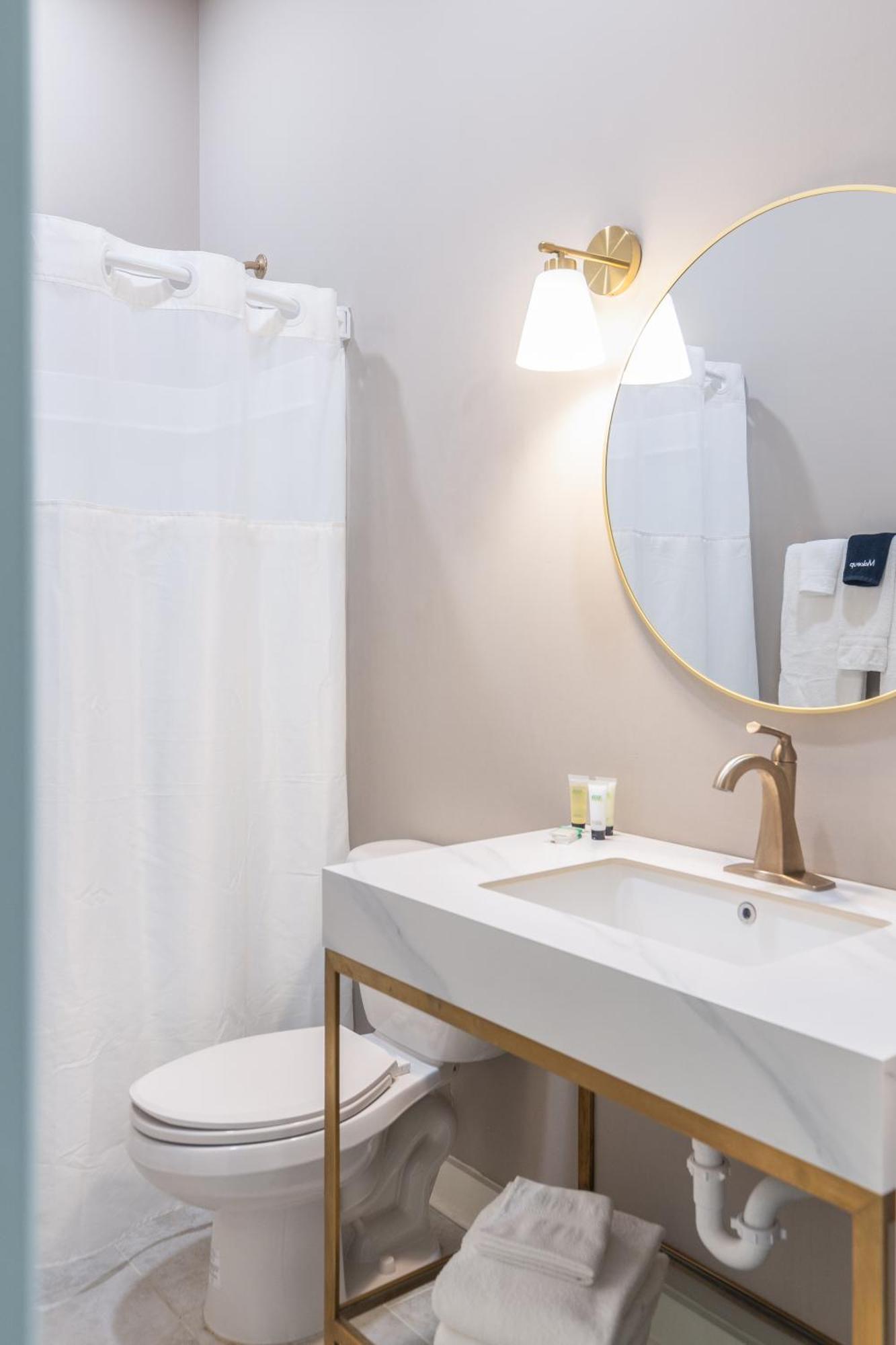 Hotel Whiskey In Паскагула Экстерьер фото