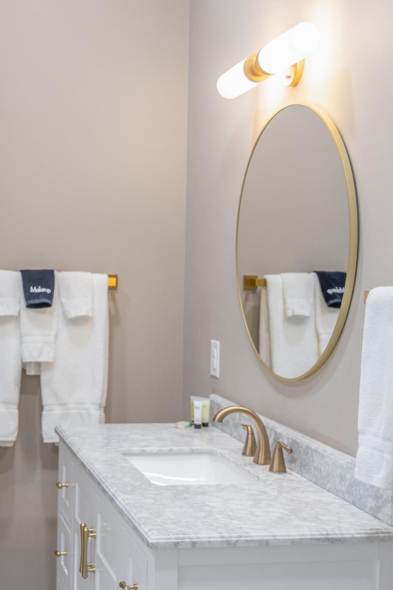 Hotel Whiskey In Паскагула Экстерьер фото